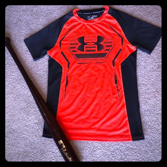 *Price drop! Under Armour bundle fitted shirts - Picture 2 of 7